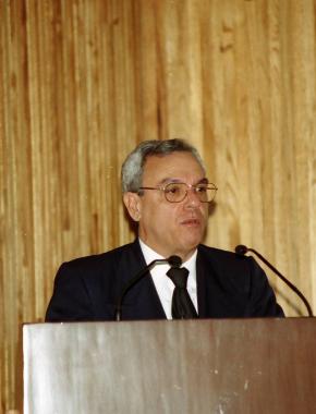 César Garivia