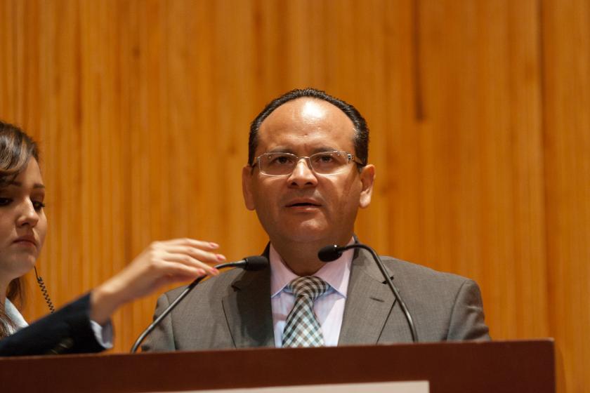 Ruy Pérez Tamayo presentador